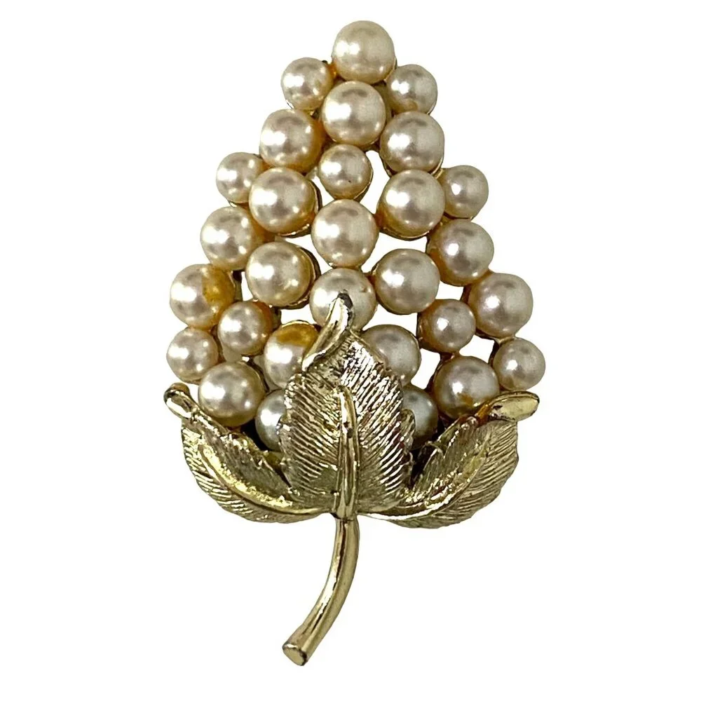 Vintage Gold‎ Tone Leaf Brooch with Faux Pearls 2